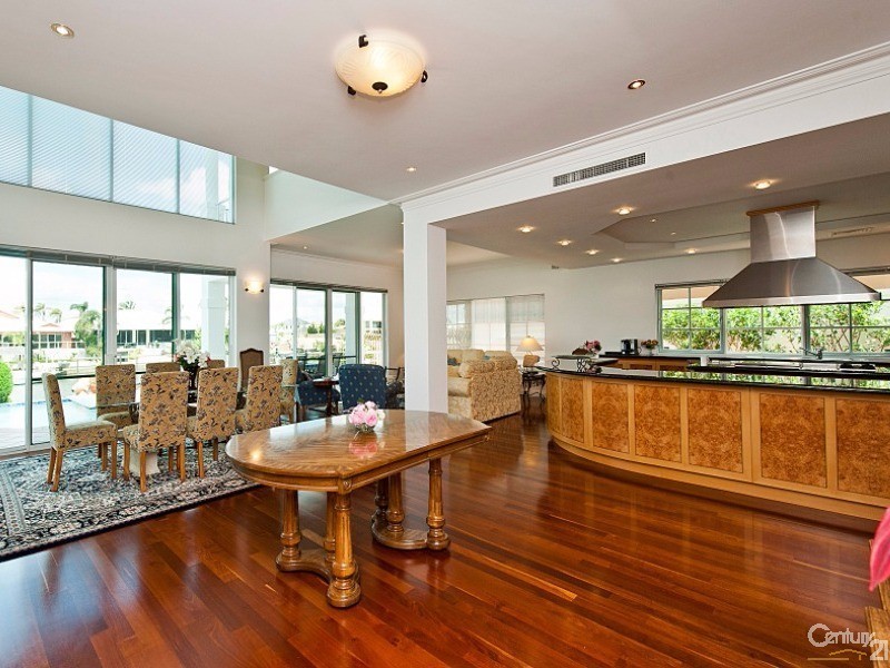 9 Cambria Island Retreat, Halls Head WA 6210