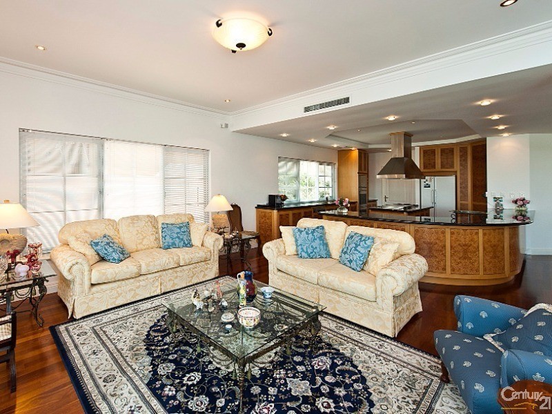 9 Cambria Island Retreat, Halls Head WA 6210