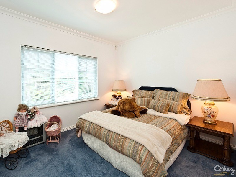 9 Cambria Island Retreat, Halls Head WA 6210