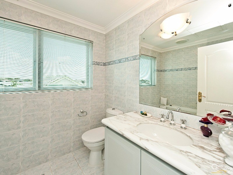 9 Cambria Island Retreat, Halls Head WA 6210