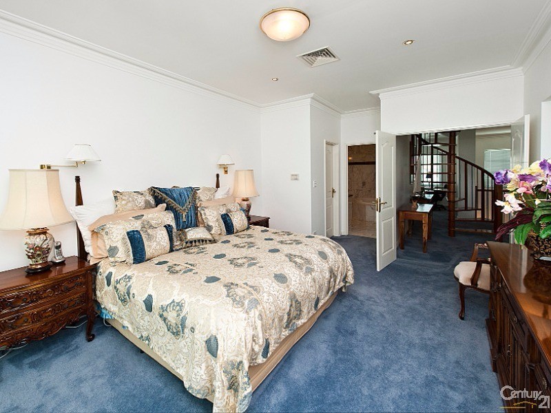 9 Cambria Island Retreat, Halls Head WA 6210