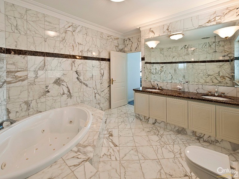 9 Cambria Island Retreat, Halls Head WA 6210
