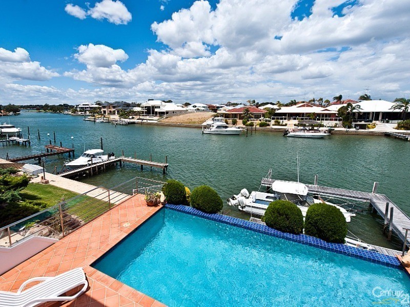 9 Cambria Island Retreat, Halls Head WA 6210