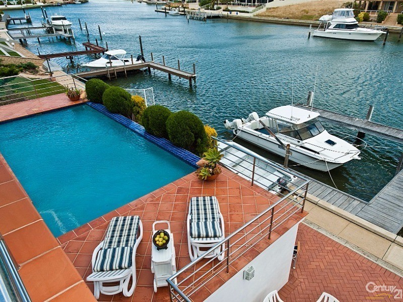 9 Cambria Island Retreat, Halls Head WA 6210