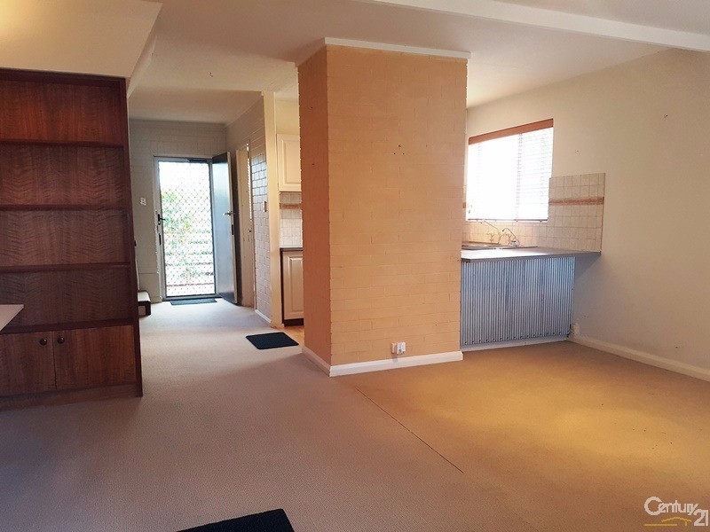 6/8 Creery Street, Dudley Park WA 6210