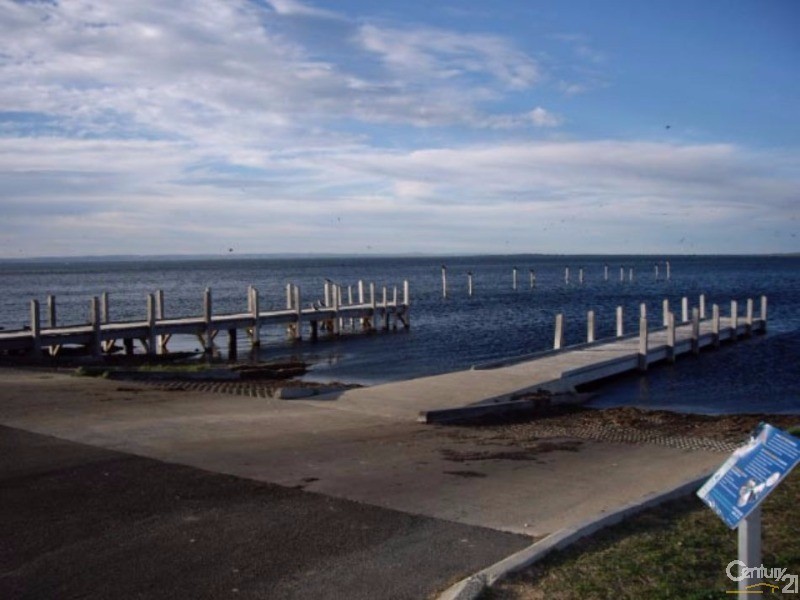 11 Sandra Street, Falcon WA 6210