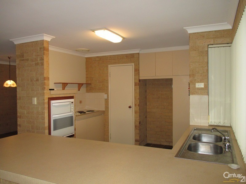 15 Jacana Way, Halls Head WA 6210