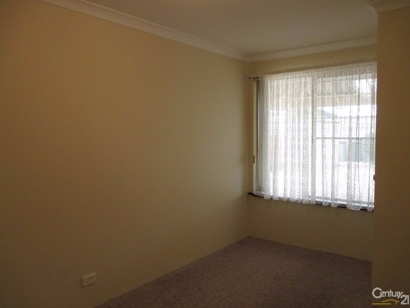 15 Jacana Way, Halls Head WA 6210