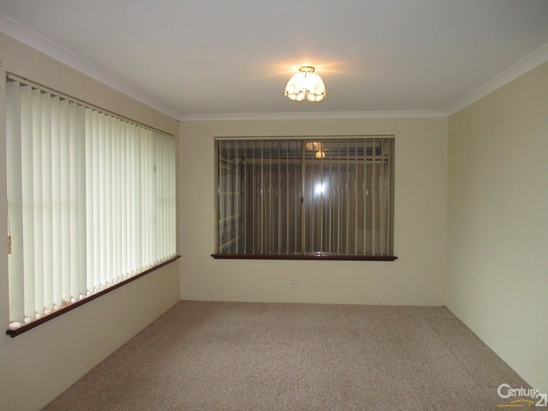 15 Jacana Way, Halls Head WA 6210