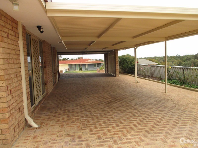 15 Jacana Way, Halls Head WA 6210