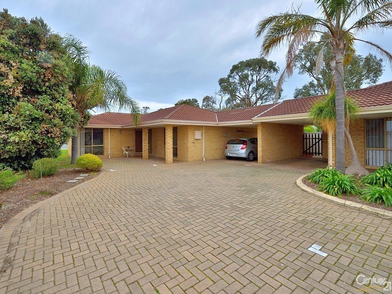 5B Maple Grove, Halls Head WA 6210