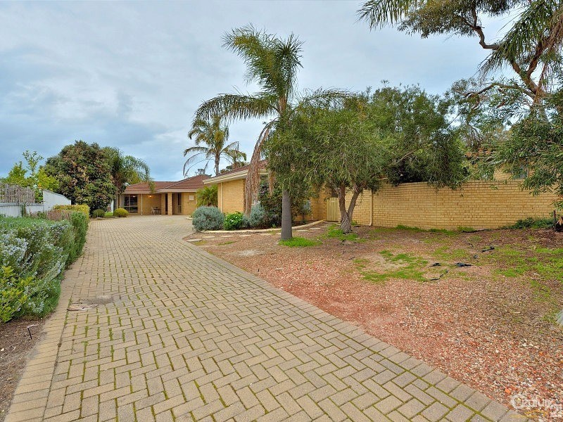 5B Maple Grove, Halls Head WA 6210