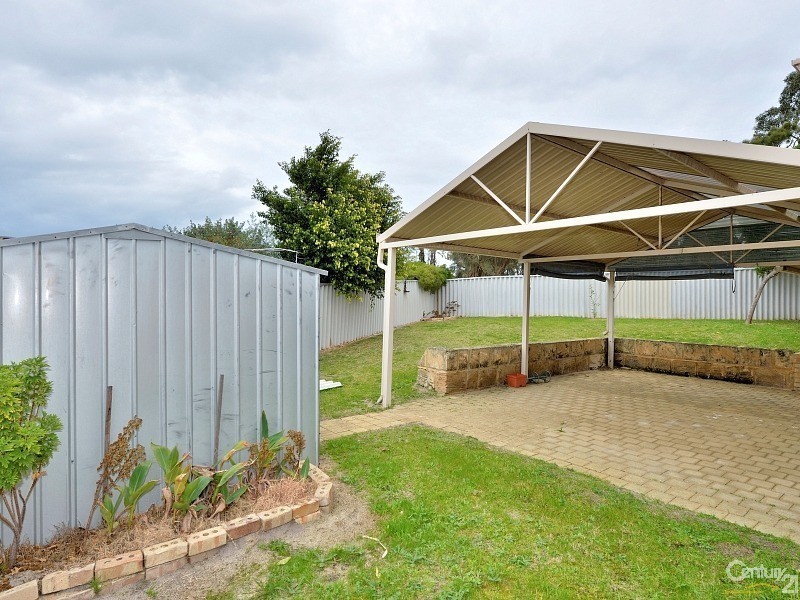 5B Maple Grove, Halls Head WA 6210