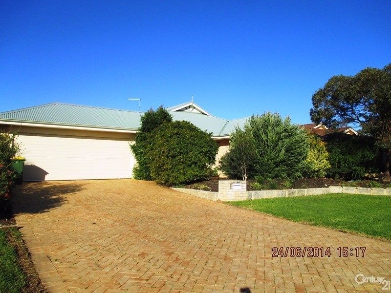 11 Vermont Avenue, Meadow Springs WA 6210