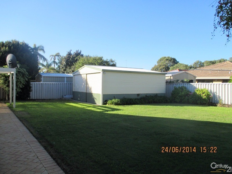 11 Vermont Avenue, Meadow Springs WA 6210