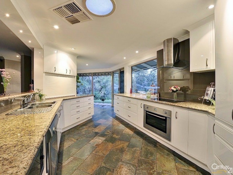 131 Mulga Drive, Parklands WA 6180