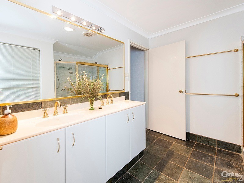 131 Mulga Drive, Parklands WA 6180