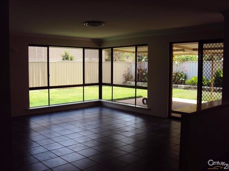 6 Perida Way, Greenfields WA 6210