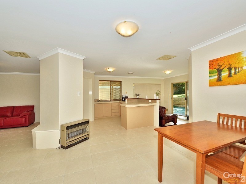47 Casuarina Drive, Halls Head WA 6210