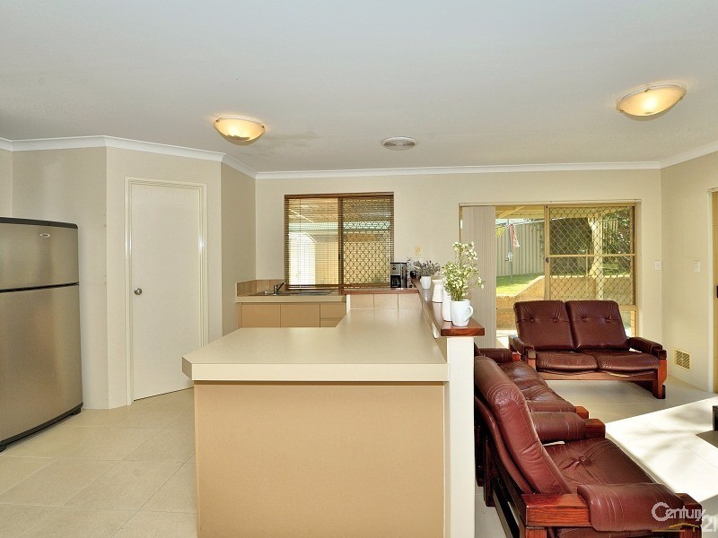 47 Casuarina Drive, Halls Head WA 6210