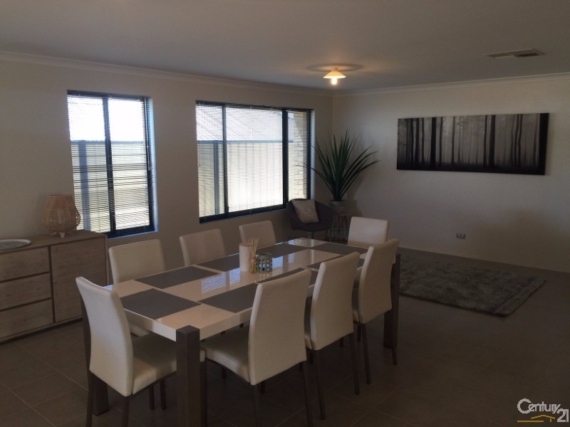 41 Newbridge Street, Meadow Springs WA 6210