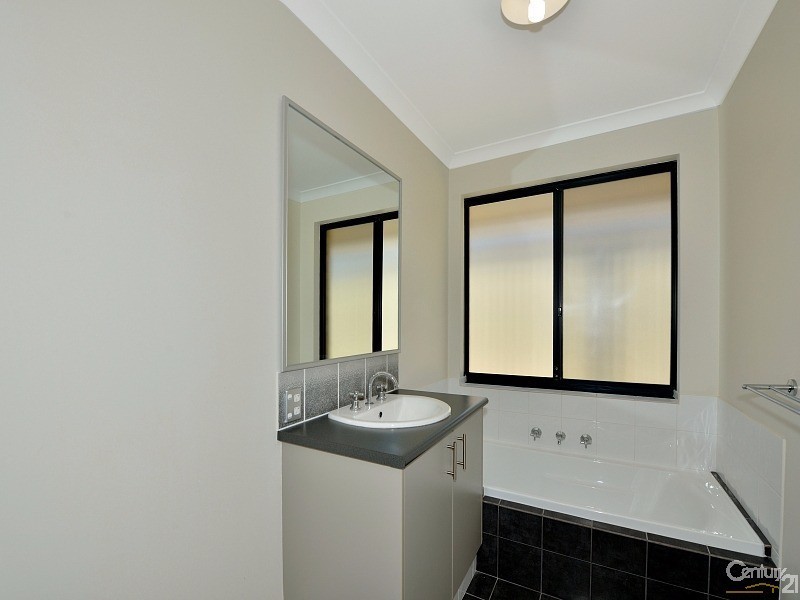 41 Newbridge Street, Meadow Springs WA 6210