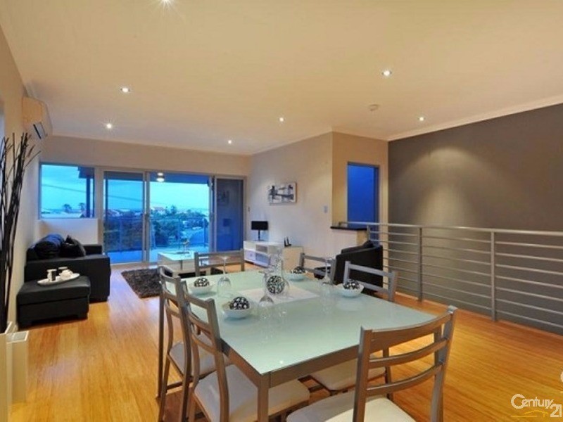 21A Oversby Street, Halls Head WA 6210