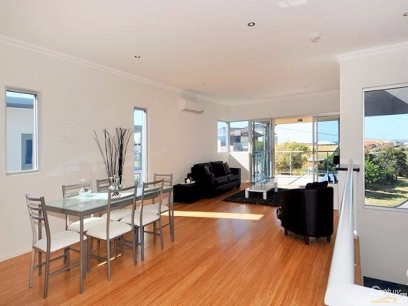 21A Oversby Street, Halls Head WA 6210