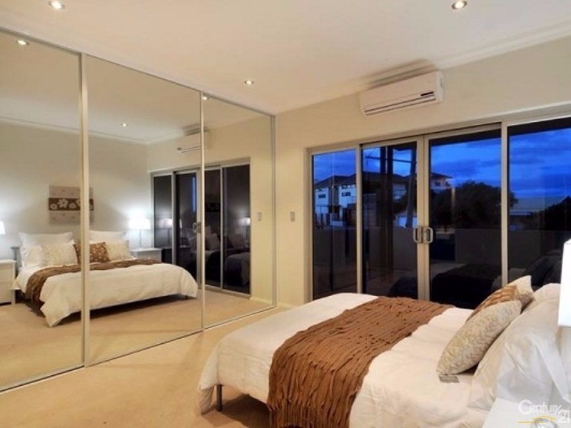 21A Oversby Street, Halls Head WA 6210