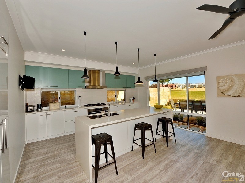 3 Lakeway Retreat, Dawesville WA 6211