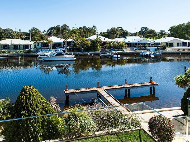 50 Cambria Island Retreat (Port Mandurah), Halls Head WA 6210