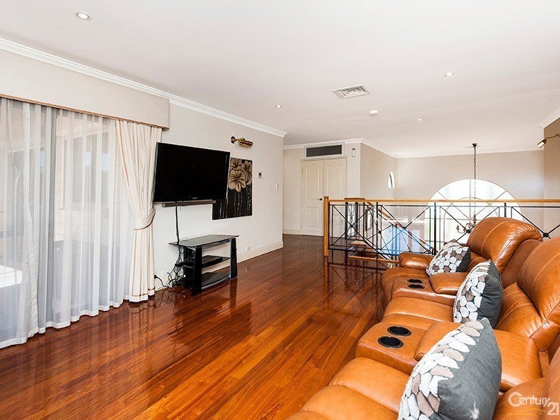 50 Cambria Island Retreat (Port Mandurah), Halls Head WA 6210