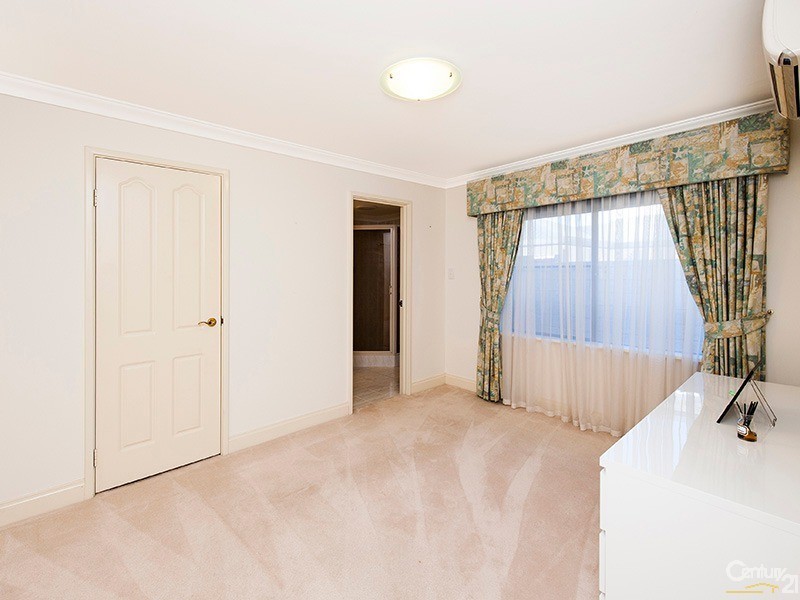 50 Cambria Island Retreat (Port Mandurah), Halls Head WA 6210
