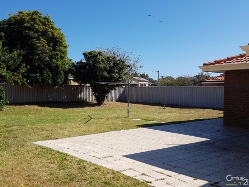 63 Murdoch Drive, Greenfields WA 6210