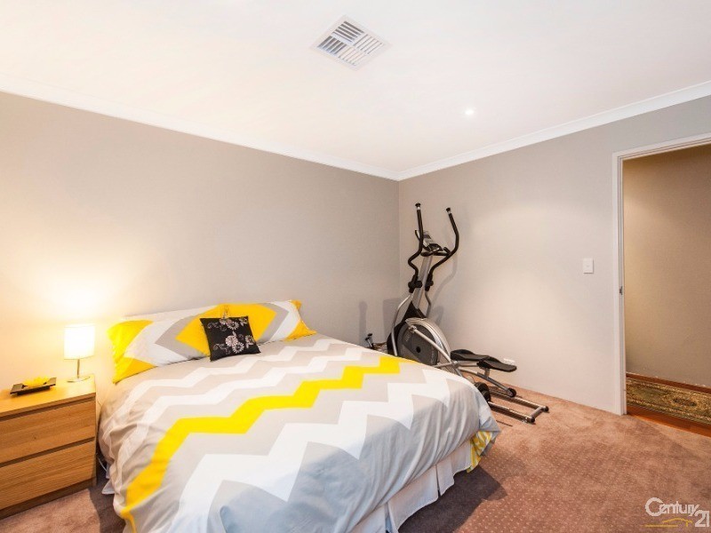 13 Currancy Lass Rise, Madora Bay WA 6210