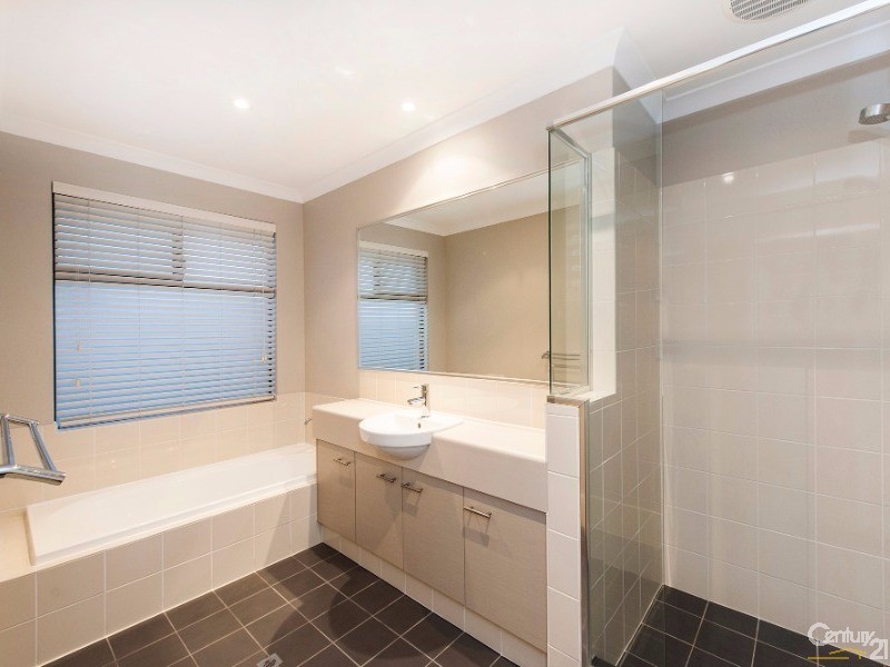 13 Currancy Lass Rise, Madora Bay WA 6210