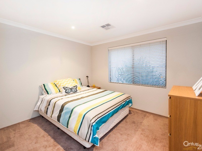 13 Currancy Lass Rise, Madora Bay WA 6210