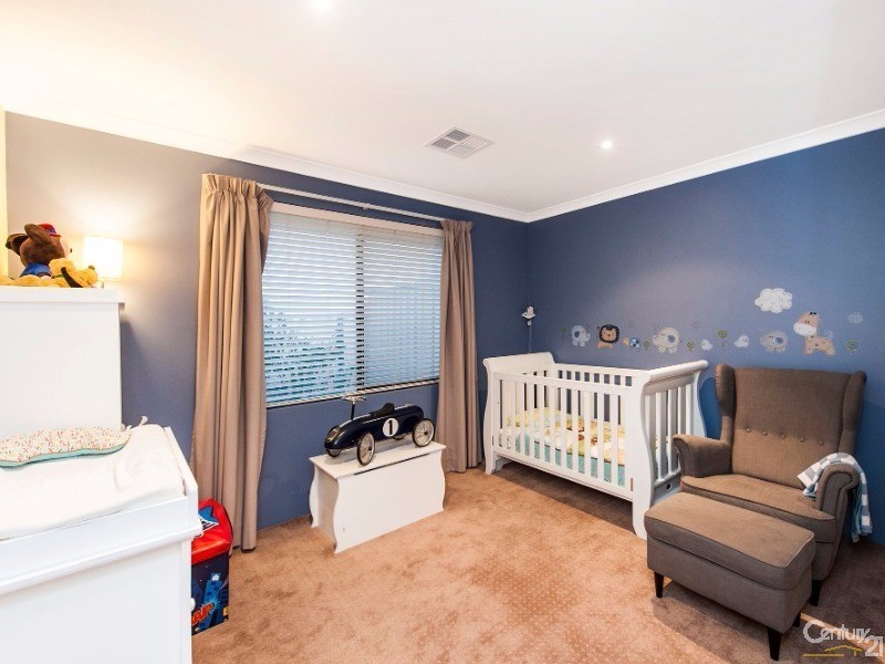 13 Currancy Lass Rise, Madora Bay WA 6210