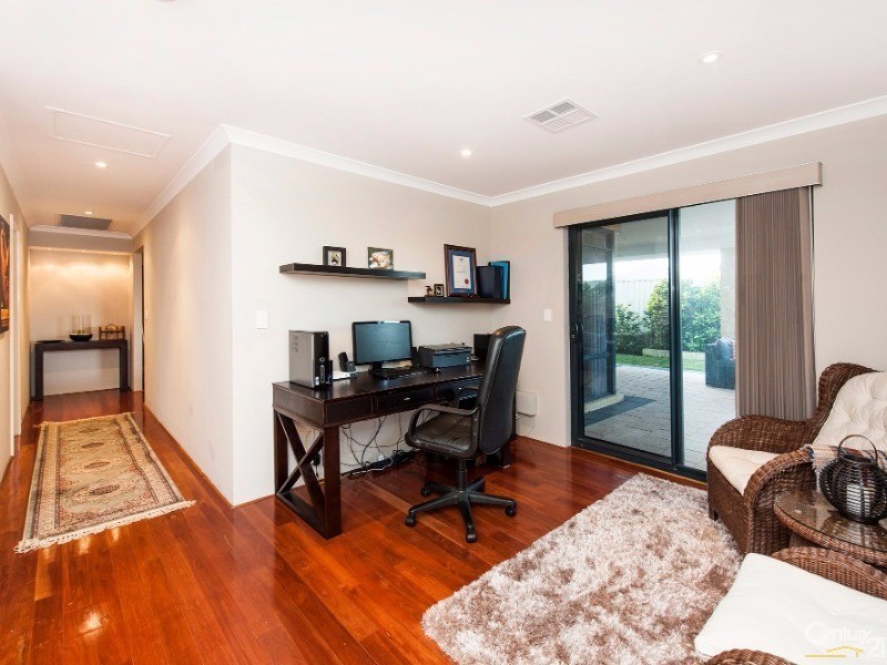 13 Currancy Lass Rise, Madora Bay WA 6210