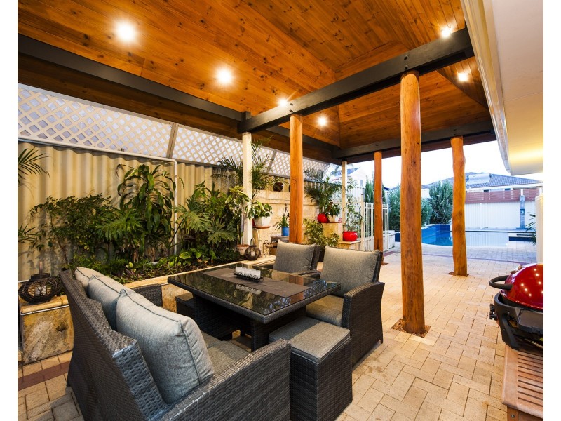 6 Carabeen Place, Halls Head WA 6210