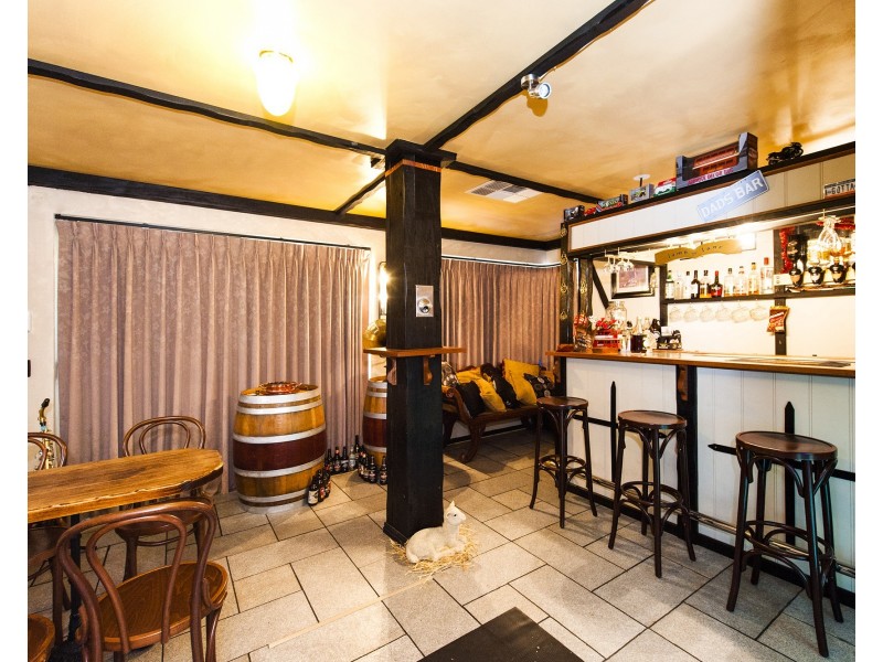 6 Carabeen Place, Halls Head WA 6210