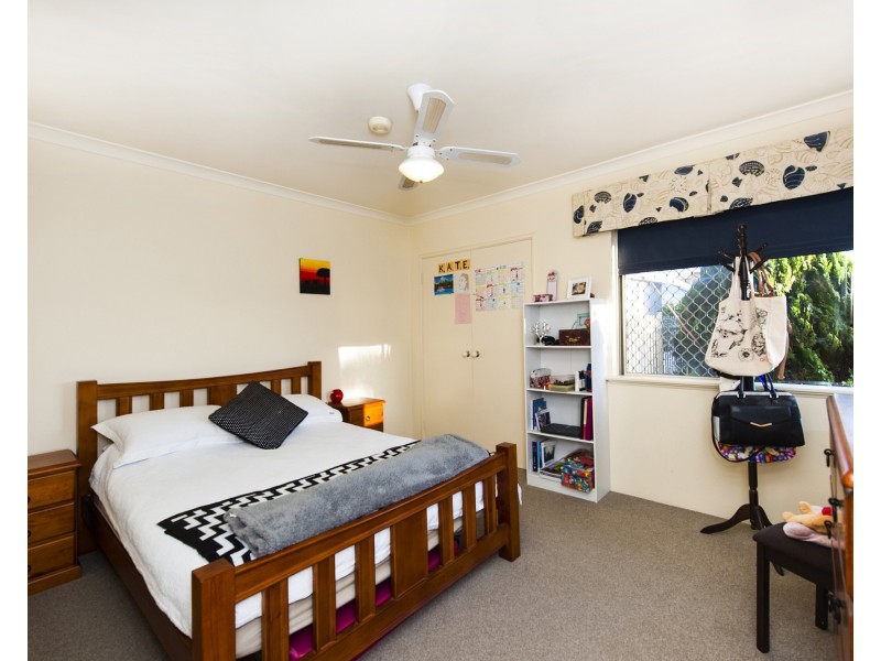 6 Carabeen Place, Halls Head WA 6210