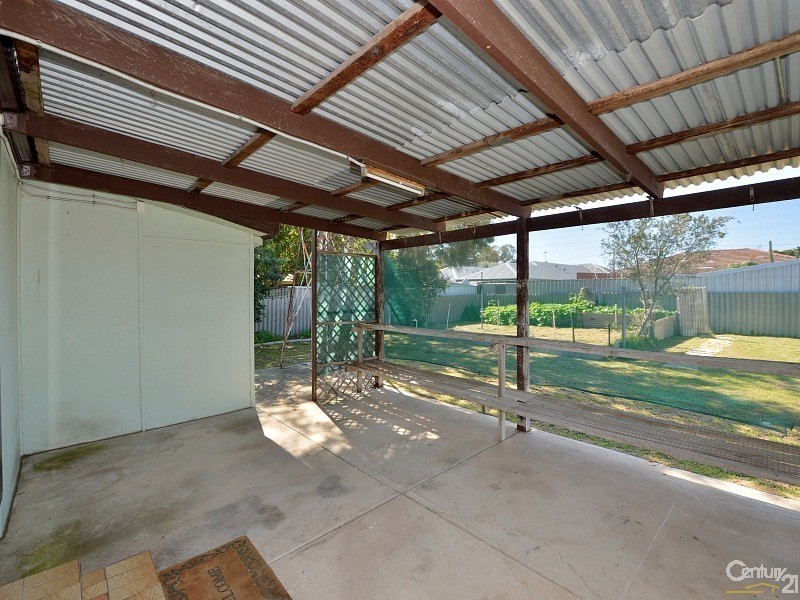 32 Kitchener Street, Dudley Park WA 6210