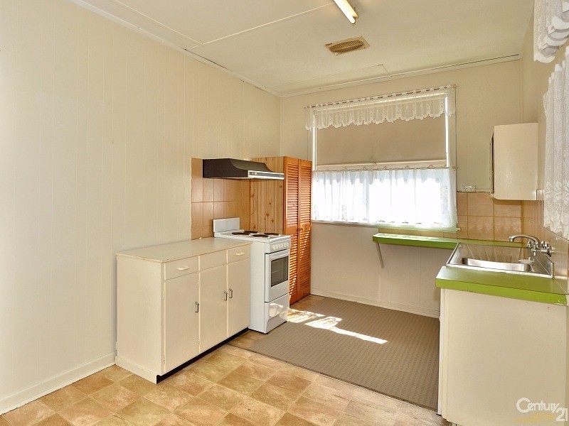 32 Kitchener Street, Dudley Park WA 6210