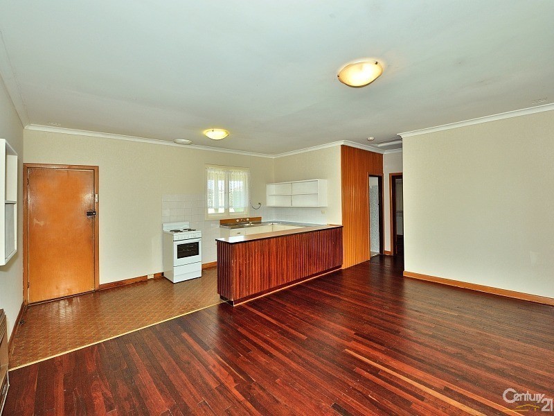 34 Kitchener Street, Dudley Park WA 6210