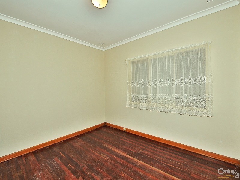 34 Kitchener Street, Dudley Park WA 6210