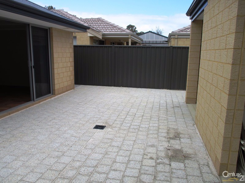 199 Lake Valley Drive, Lakelands WA 6180