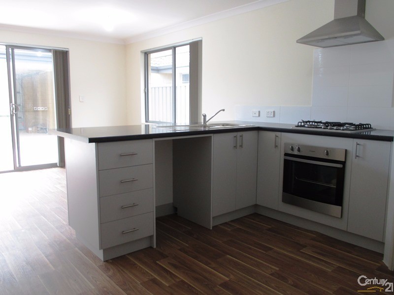 199 Lake Valley Drive, Lakelands WA 6180