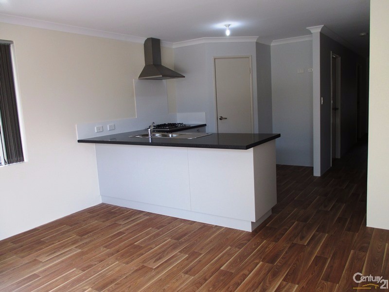 199 Lake Valley Drive, Lakelands WA 6180