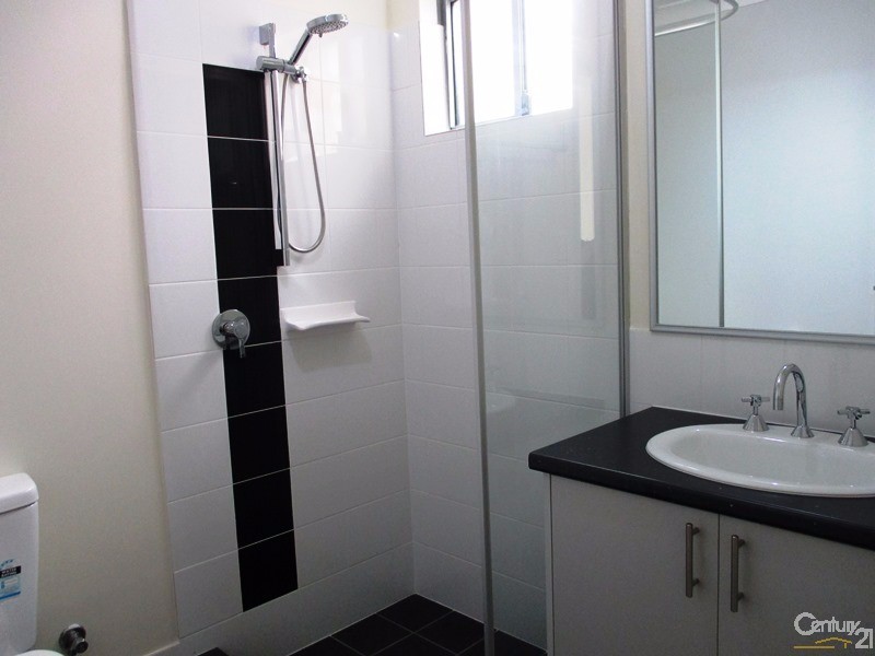 199 Lake Valley Drive, Lakelands WA 6180